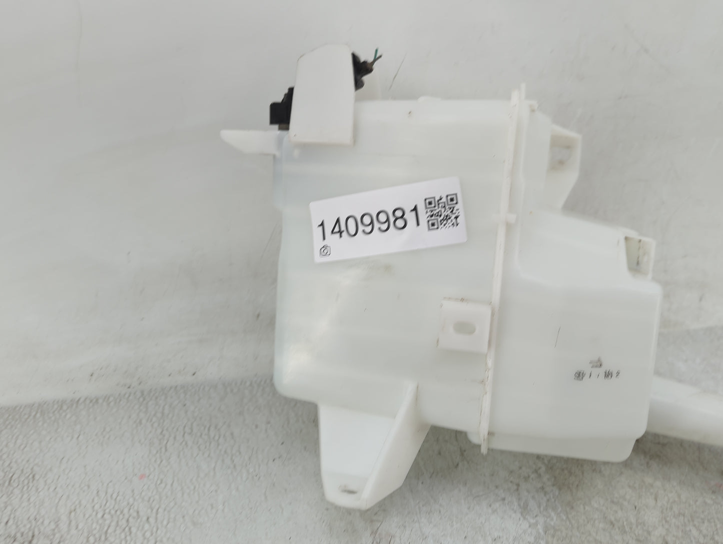 2004-2020 Toyota Sienna Windshield Washer Fluid Reservoir Bottle Oem - Oemusedautoparts1.com
