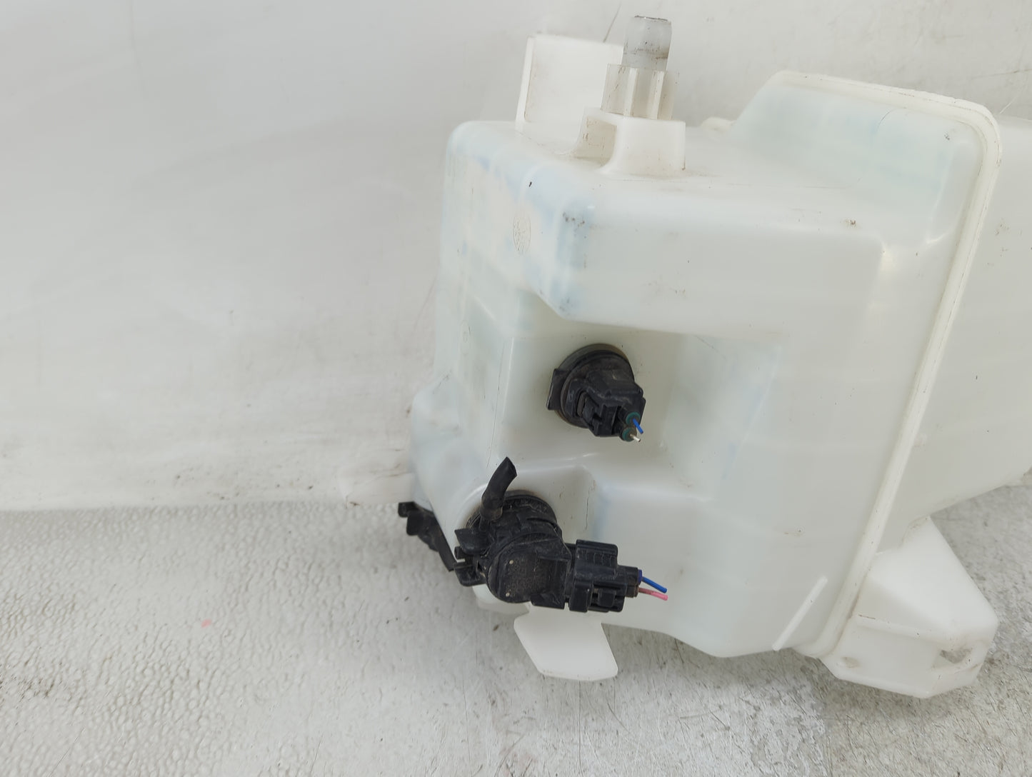 2004-2020 Toyota Sienna Windshield Washer Fluid Reservoir Bottle Oem - Oemusedautoparts1.com