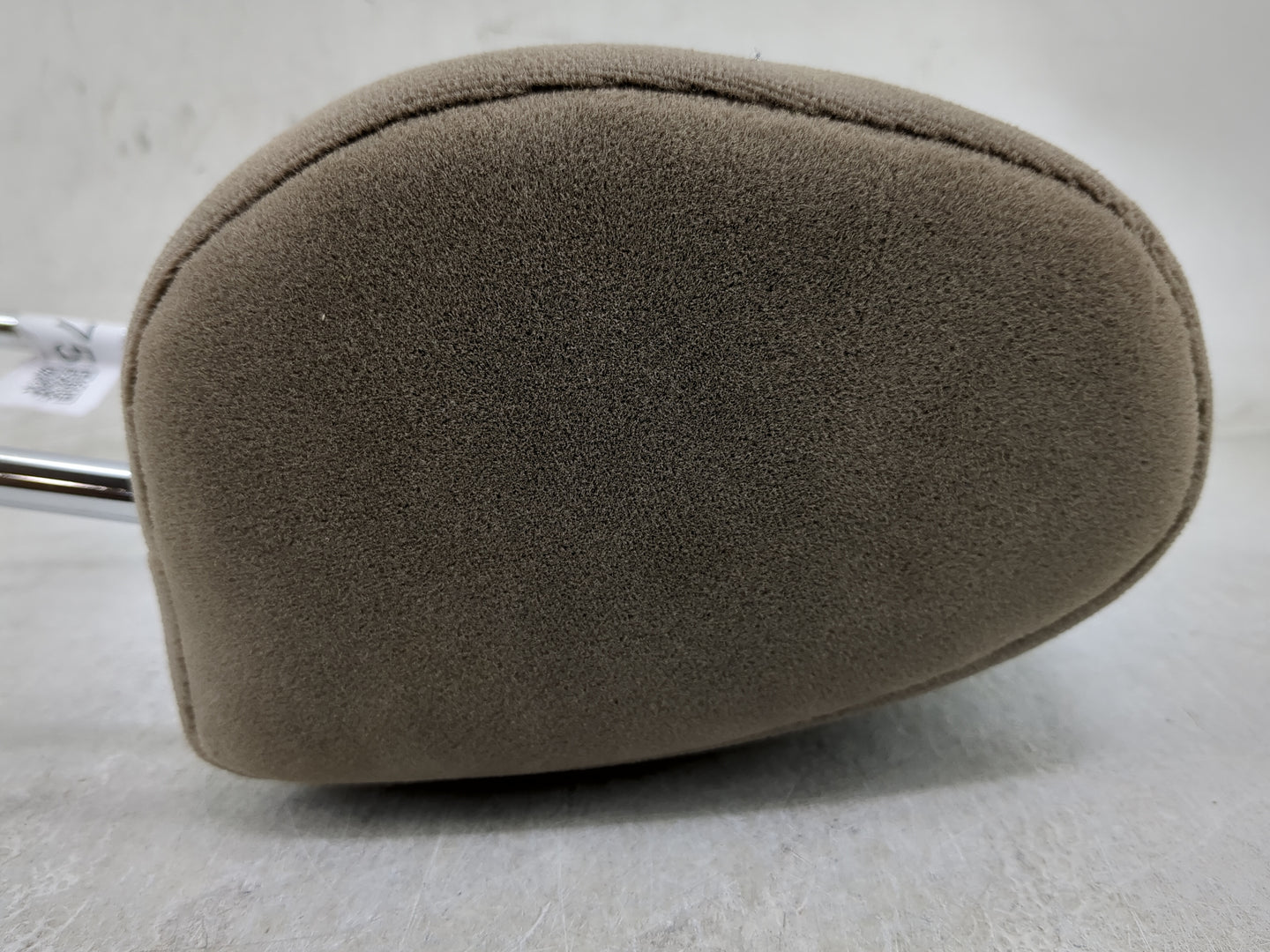2005 Toyota Sienna Headrest Head Rest Rear Seat Fits OEM Used Auto Parts - Oemusedautoparts1.com