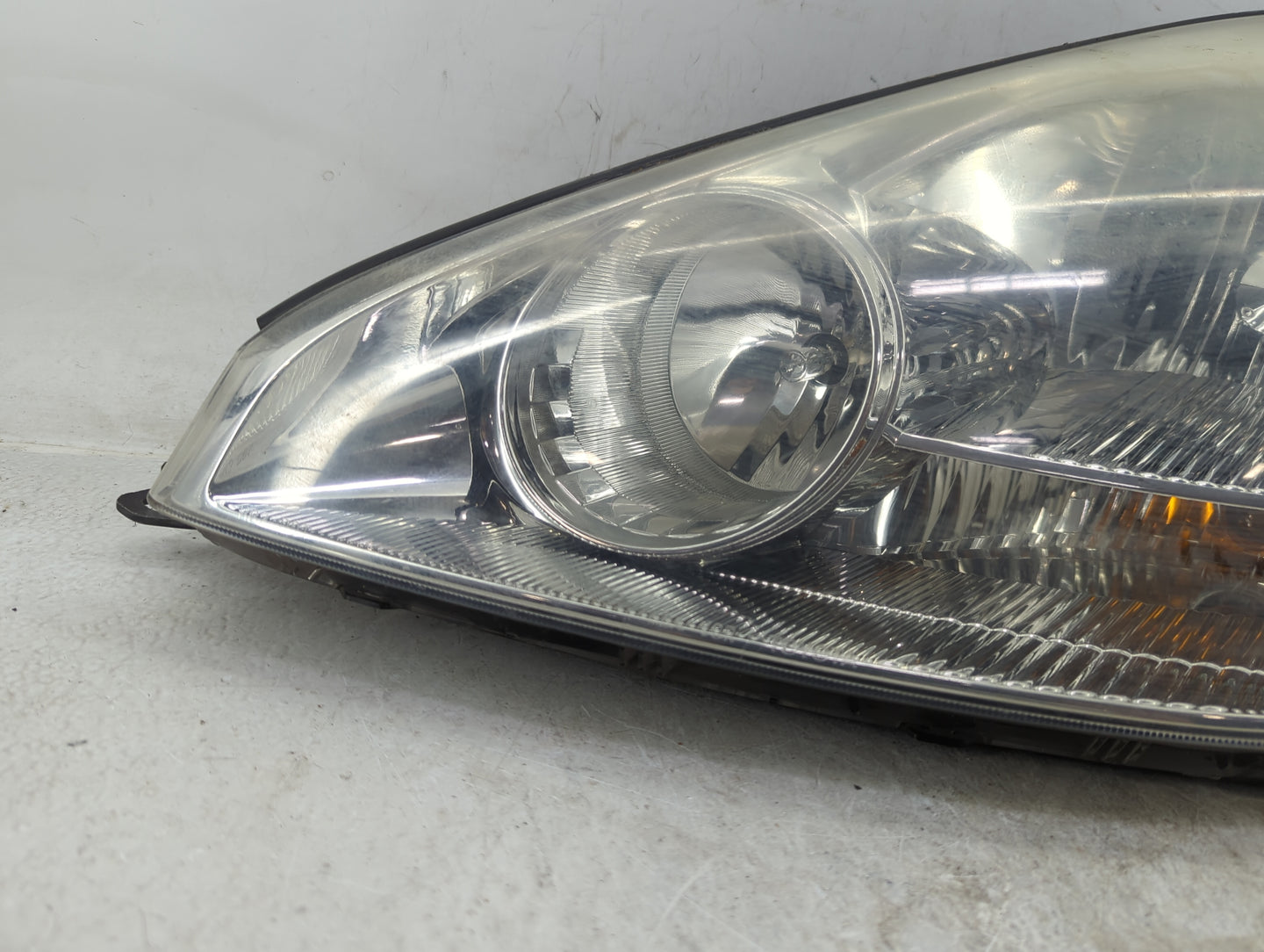 2004-2005 Toyota Sienna Passenger Right Oem Head Light Headlight Lamp - Oemusedautoparts1.com