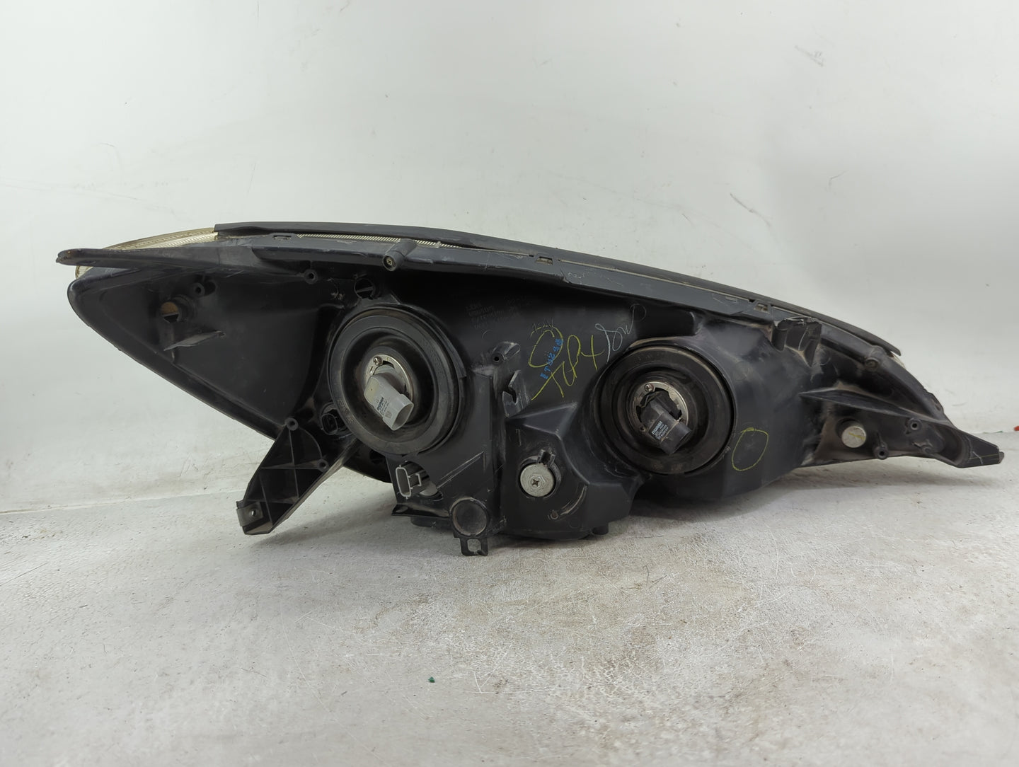 2004-2005 Toyota Sienna Passenger Right Oem Head Light Headlight Lamp - Oemusedautoparts1.com