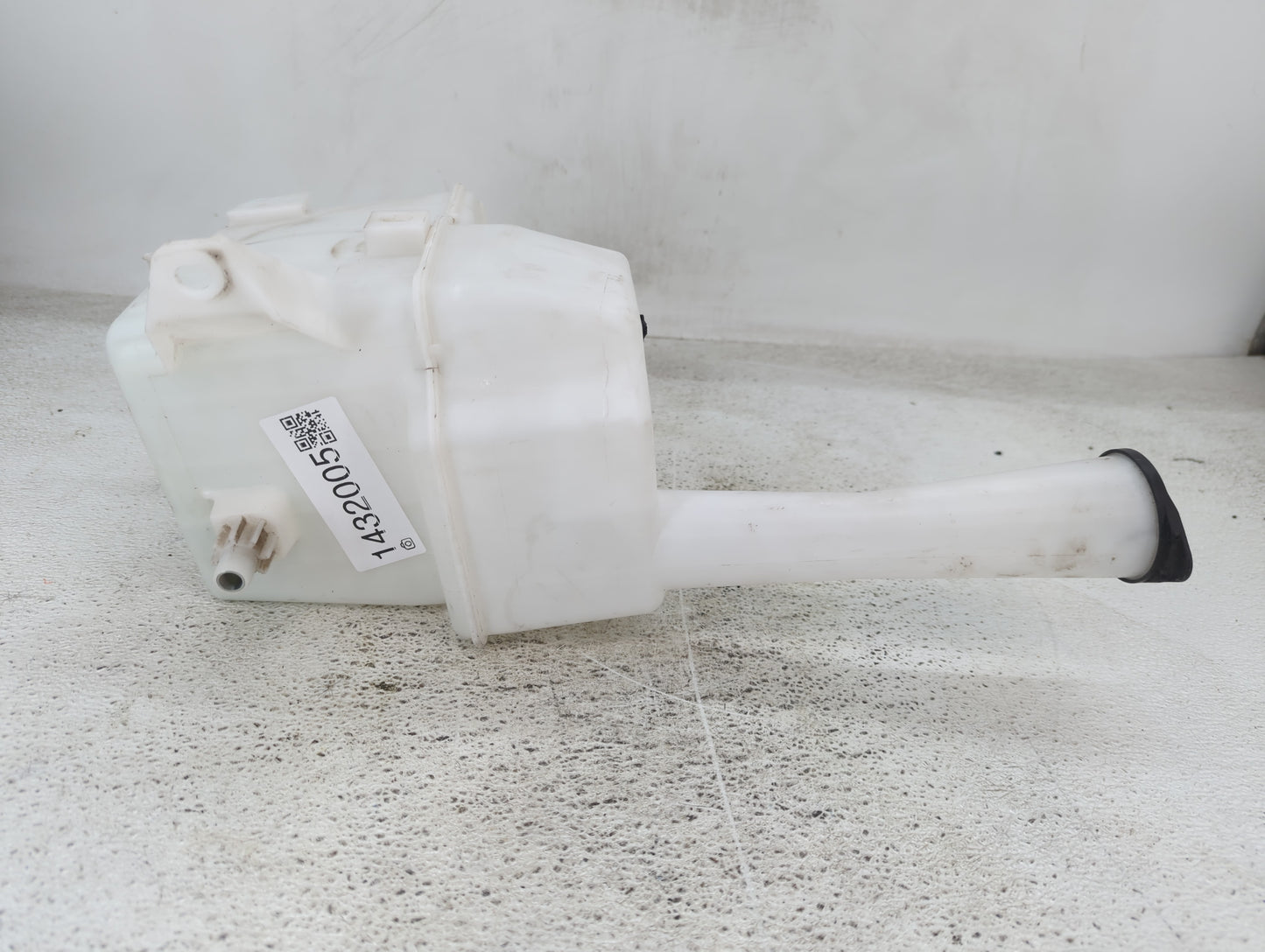 2004-2020 Toyota Sienna Windshield Washer Fluid Reservoir Bottle Oem - Oemusedautoparts1.com