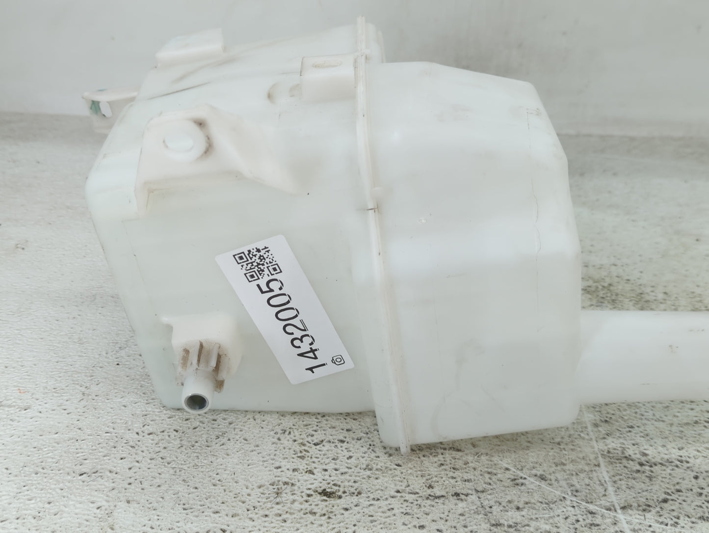 2004-2020 Toyota Sienna Windshield Washer Fluid Reservoir Bottle Oem - Oemusedautoparts1.com