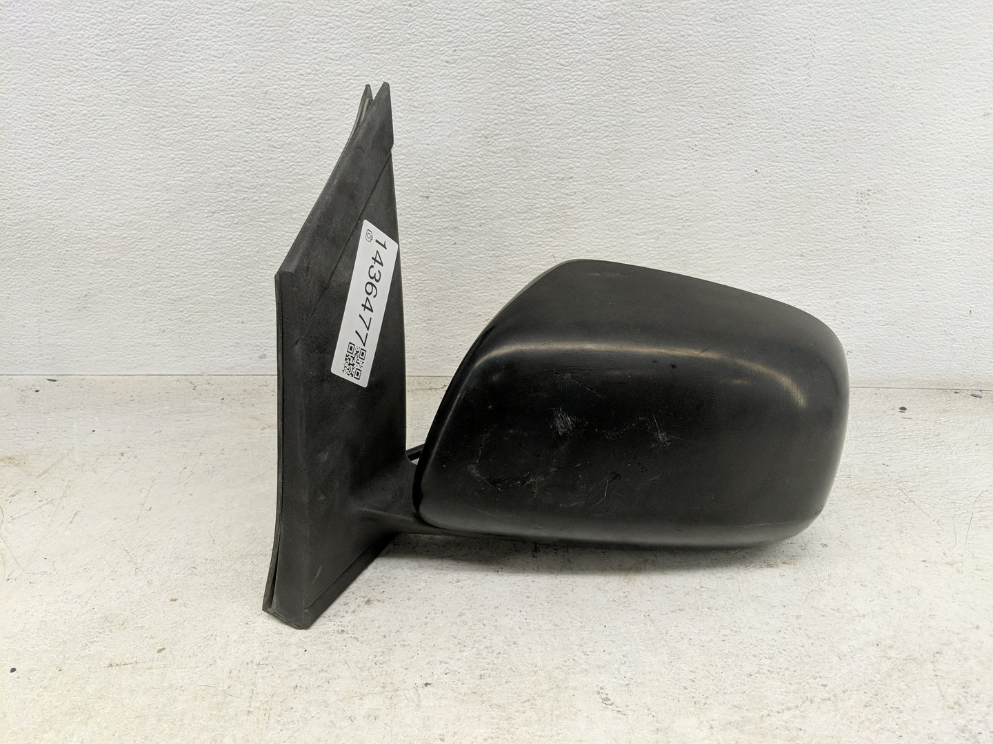 2004-2010 Toyota Sienna Driver Side View Mirror - Left Door Mirror OEM Used - Oemusedautoparts1.com