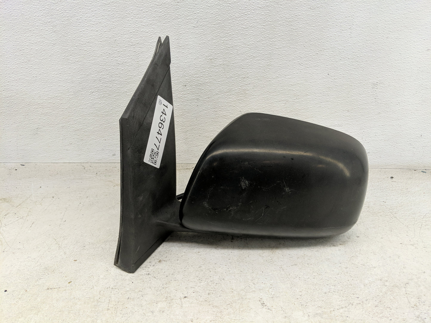 2004-2010 Toyota Sienna Driver Side View Mirror - Left Door Mirror OEM Used - Oemusedautoparts1.com