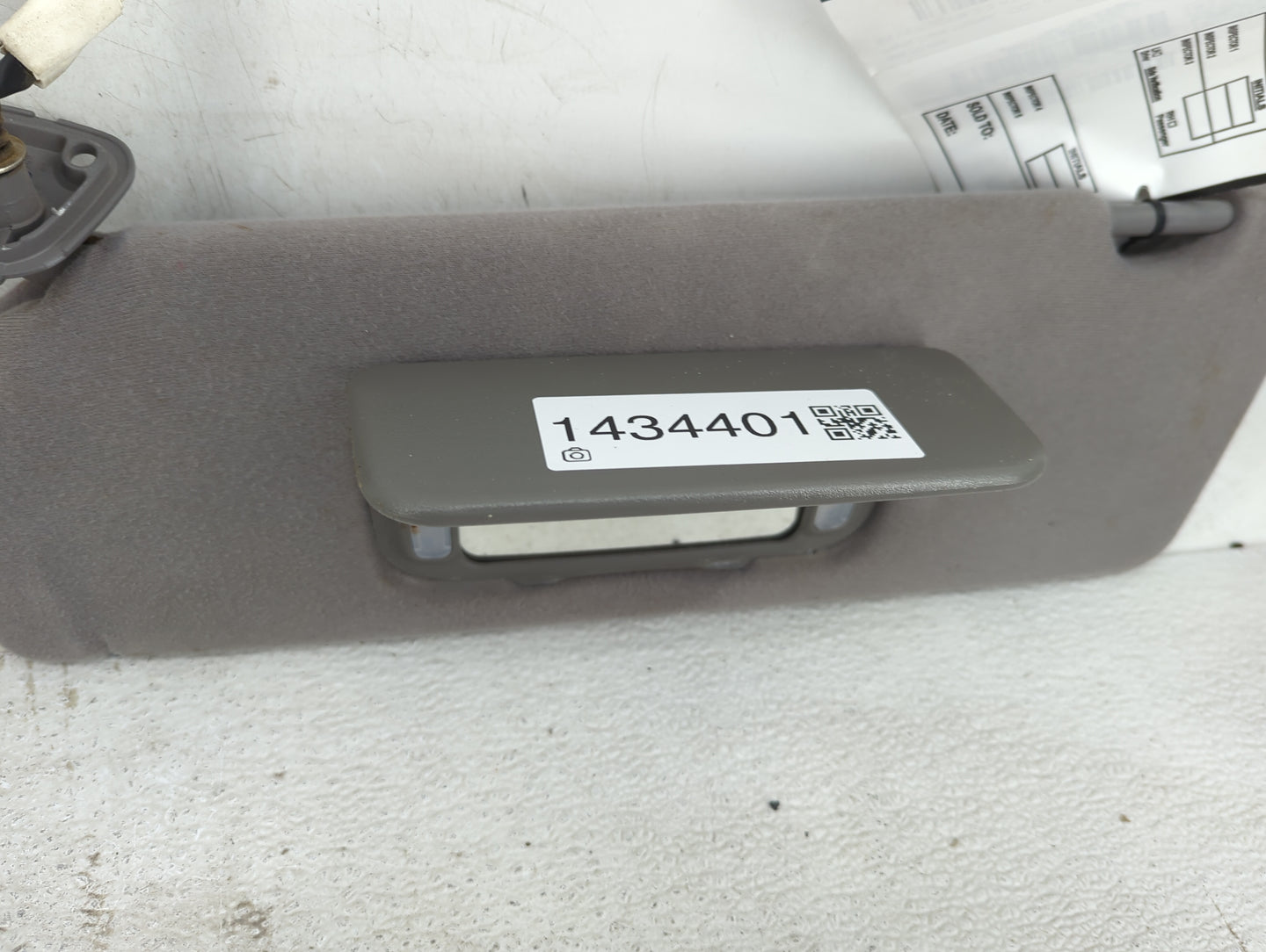 2004-2005 Toyota Solara Sun Visor Shade Replacement Driver Left Mirror Fits Fits 2004 2005 OEM Used Auto Parts - Oemusedauto