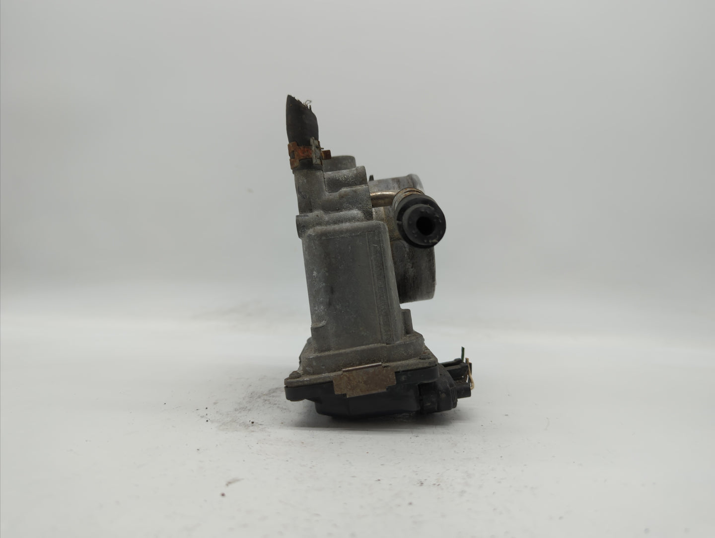 2004-2008 Toyota Solara Throttle Body P/N:22030-0A020 22030-20060 Fits Fits 2003 2004 2005 2006 2007 2008 2009 2010 OEM Used