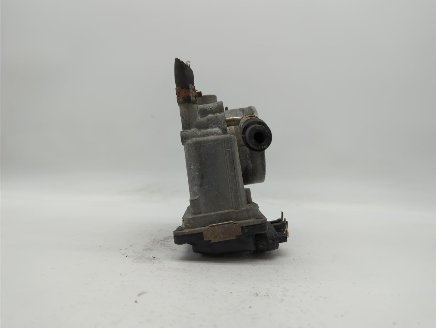 2004-2008 Toyota Solara Throttle Body P/N:22030-0A020 22030-20060 Fits Fits 2003 2004 2005 2006 2007 2008 2009 2010 OEM Used