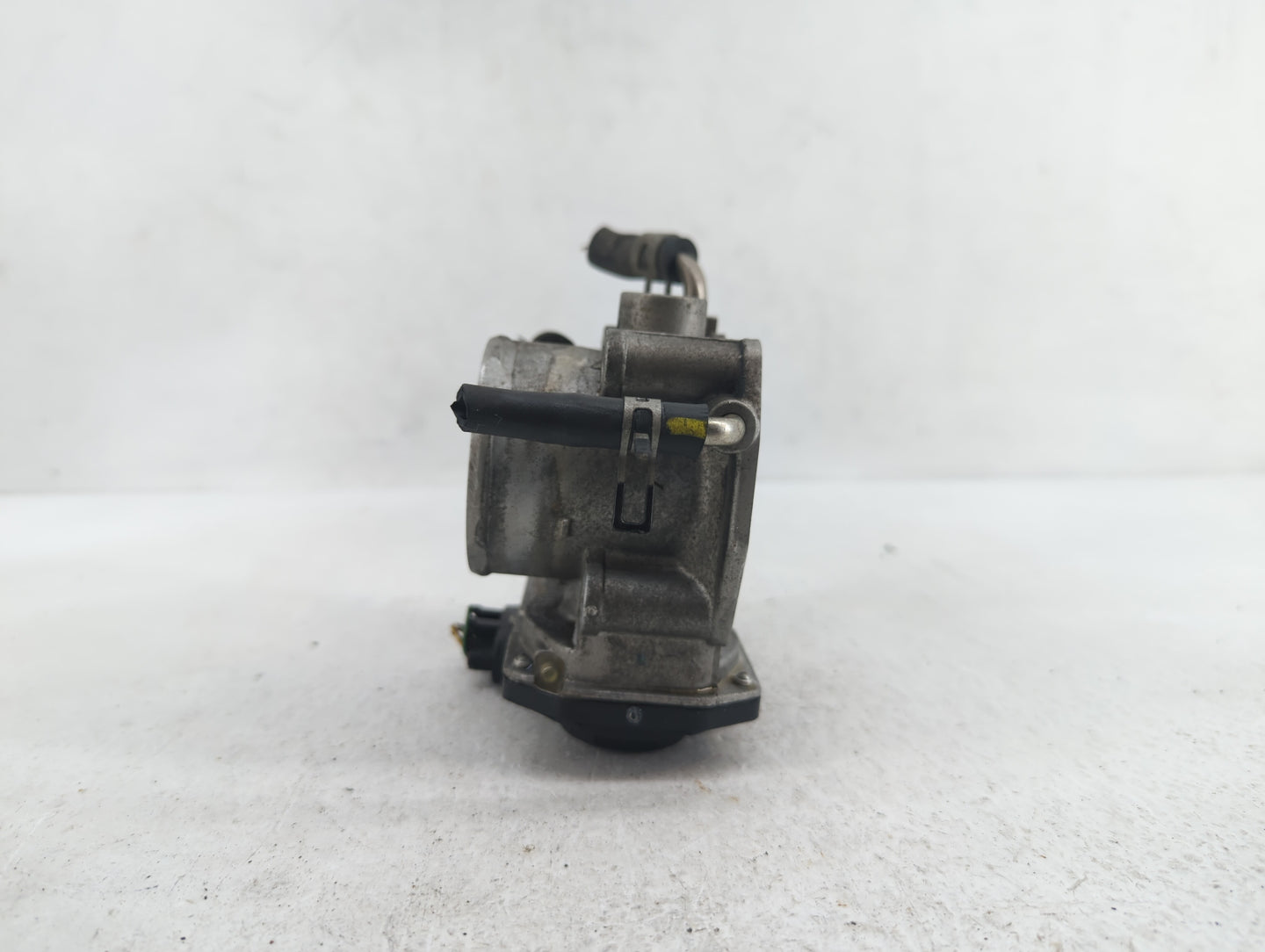 2004-2006 Toyota Solara Throttle Body P/N:22030-0H021 Fits Fits 2004 2005 2006 2007 OEM Used Auto Parts - Oemusedautoparts1.