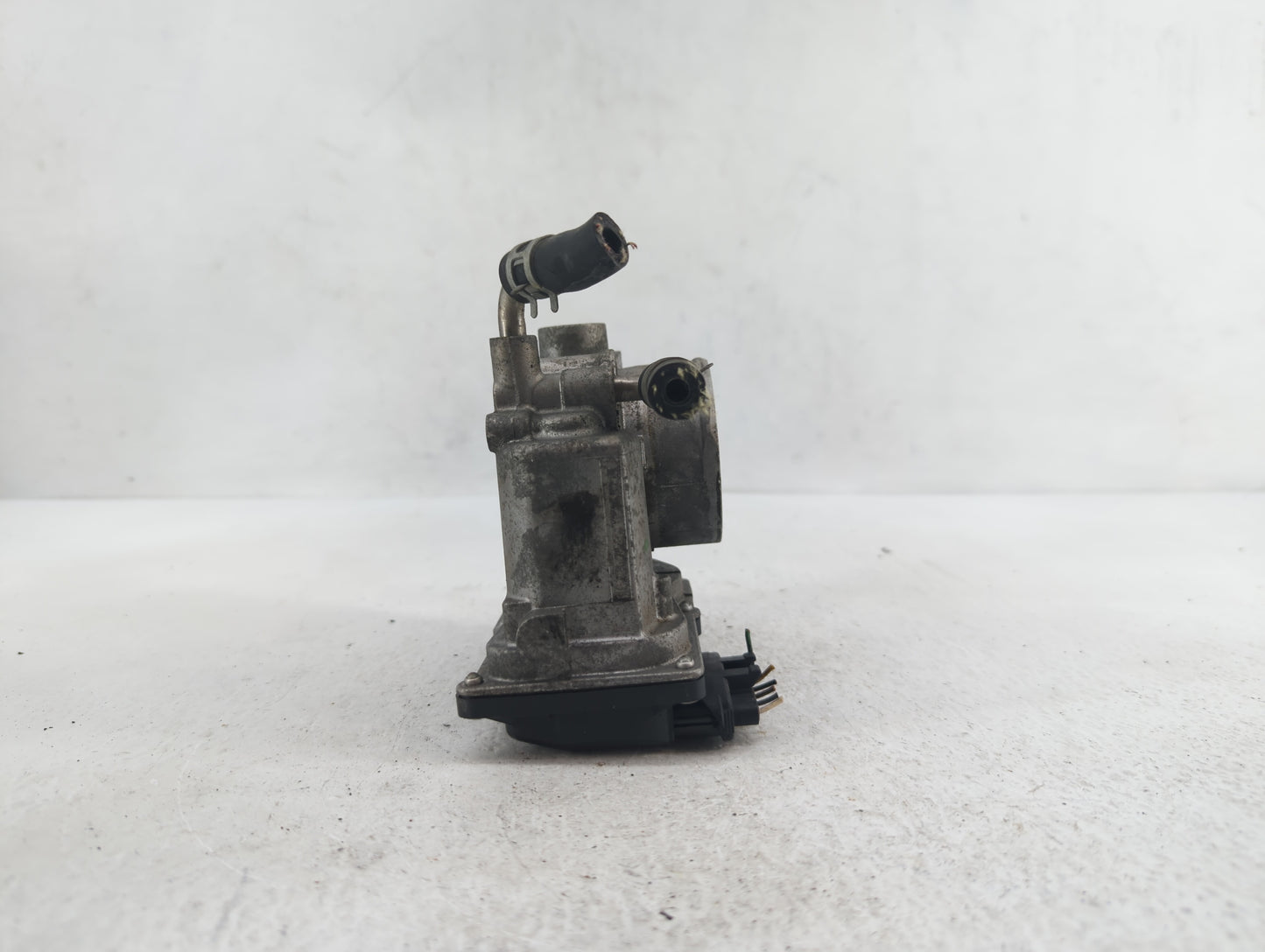 2004-2006 Toyota Solara Throttle Body P/N:22030-0H021 Fits Fits 2004 2005 2006 2007 OEM Used Auto Parts - Oemusedautoparts1.