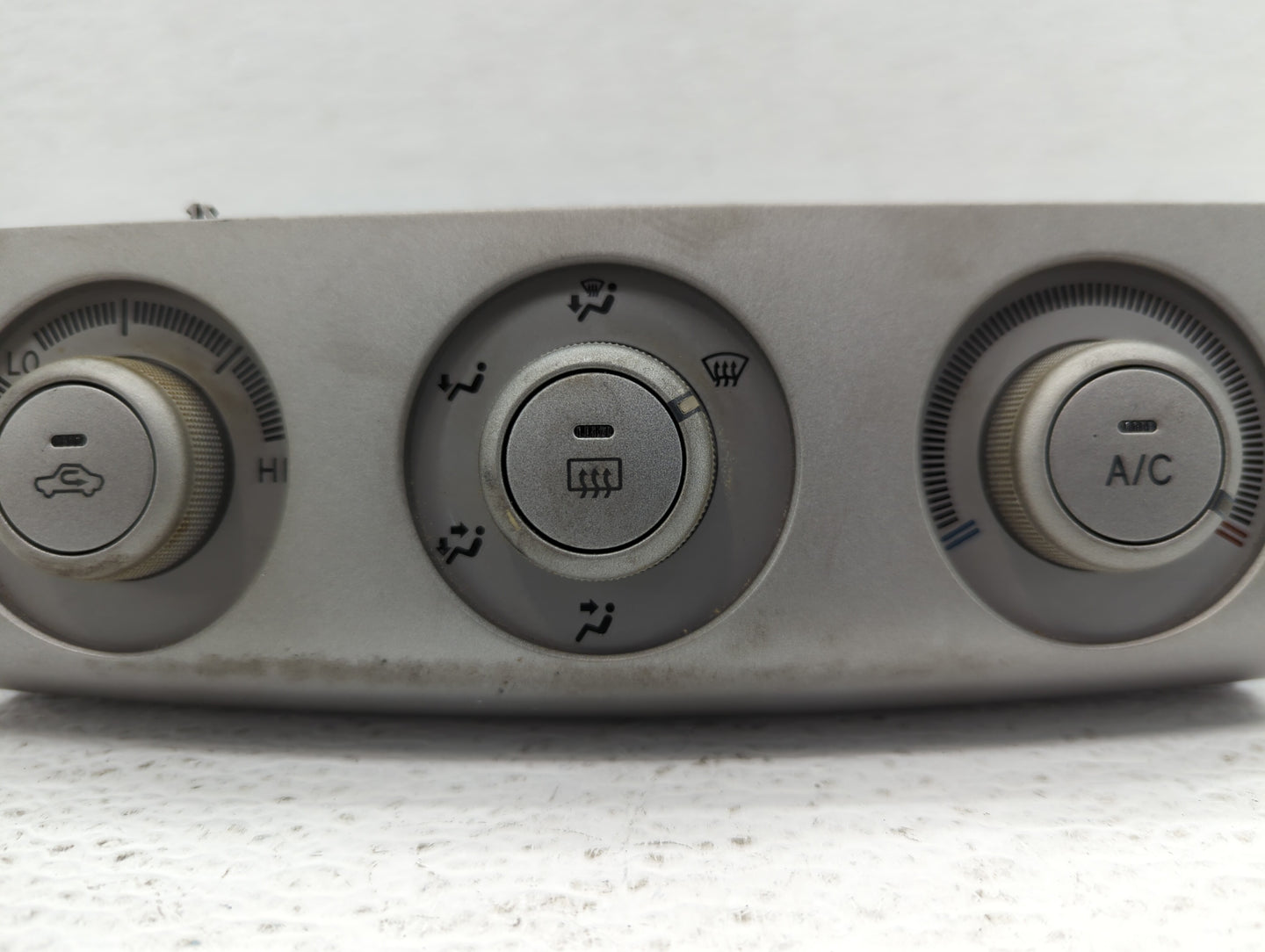 2004-2006 Toyota Solara Climate Control Module Temperature AC/Heater Replacement P/N:55902-AA011 55902-AA010 Fits OEM Used A