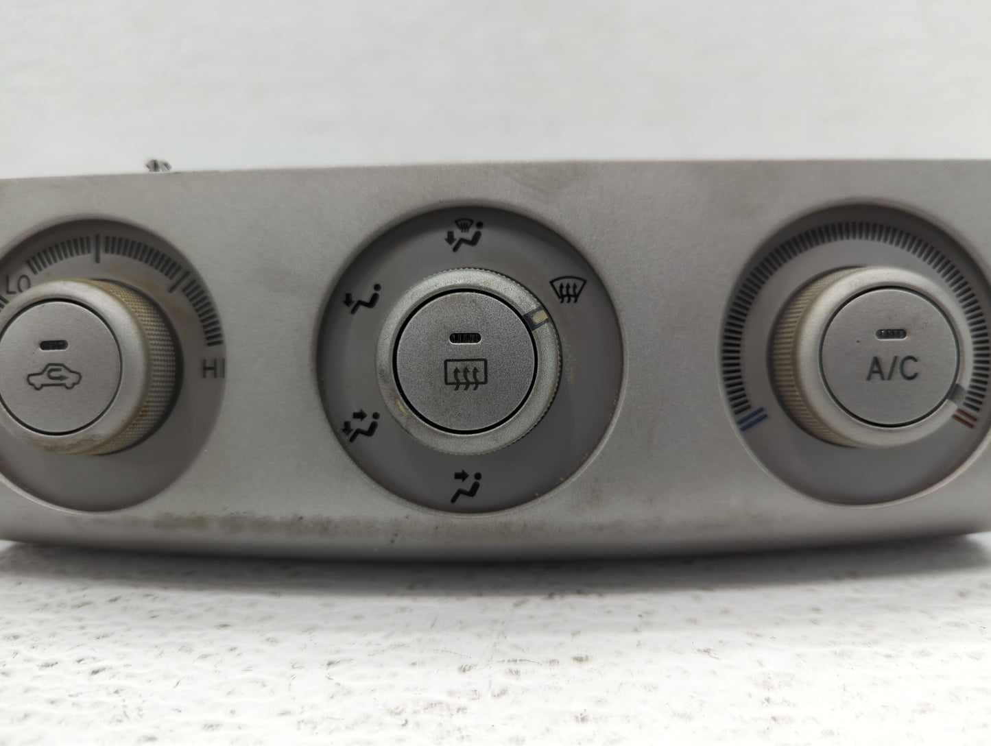 2004-2006 Toyota Solara Climate Control Module Temperature AC/Heater Replacement P/N:55902-AA011 55902-AA010 Fits OEM Used A