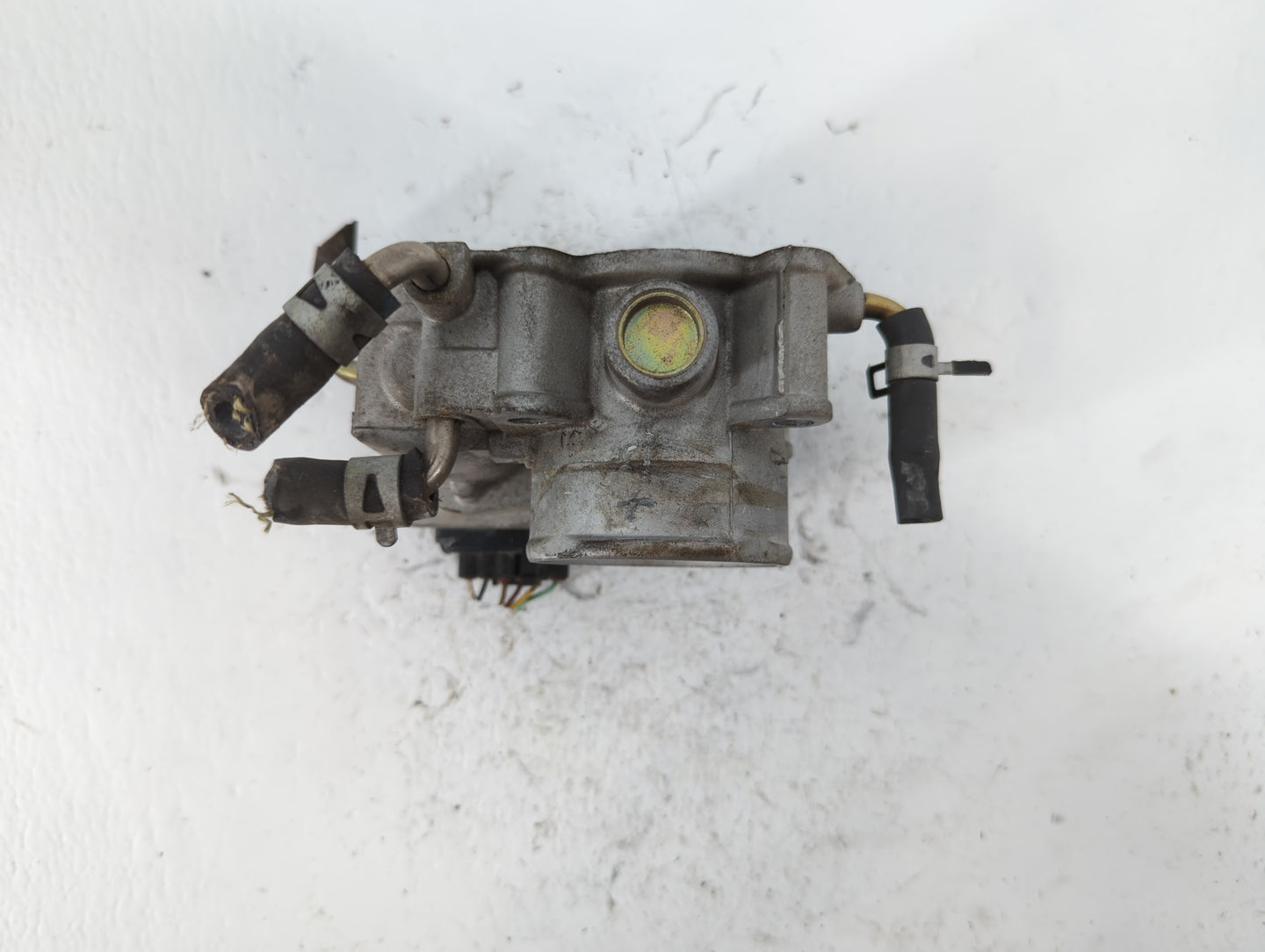 2004-2006 Toyota Solara Throttle Body P/N:22030-0H020 Fits Fits 2004 2005 2006 2007 OEM Used Auto Parts - Oemusedautoparts1.