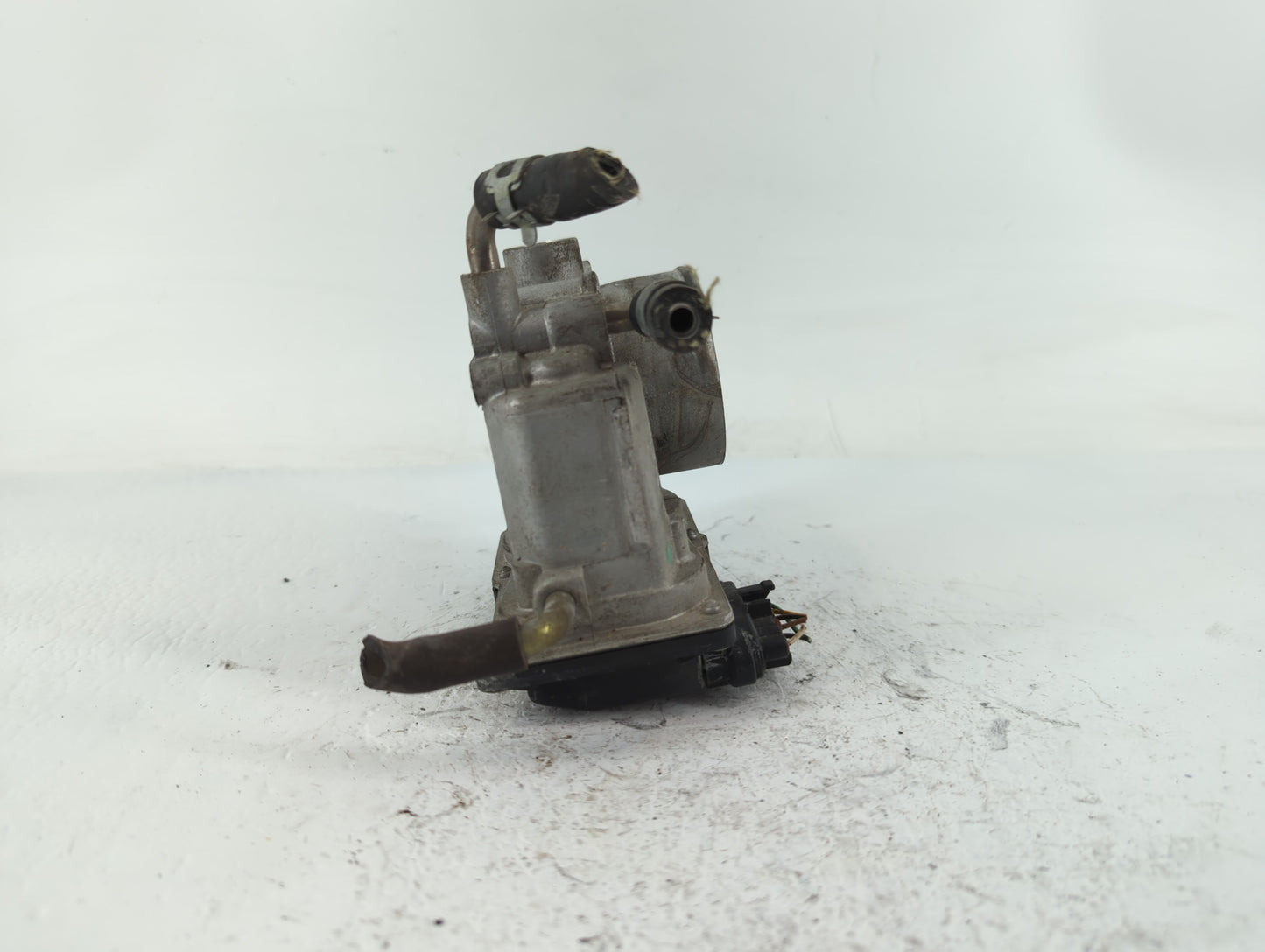 2004-2006 Toyota Solara Throttle Body P/N:22030-0H020 Fits Fits 2004 2005 2006 2007 OEM Used Auto Parts - Oemusedautoparts1.