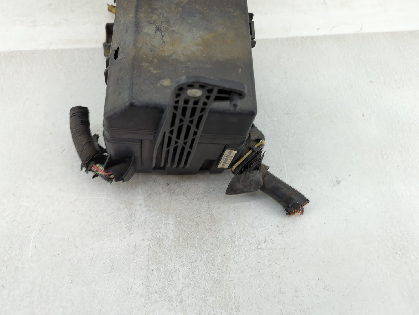 2005-2011 Toyota Tacoma Fusebox Fuse Box Panel Relay Module P/N:TMB-36 Fits Fits 2005 2006 2007 2008 2009 2010 2011 OEM Used