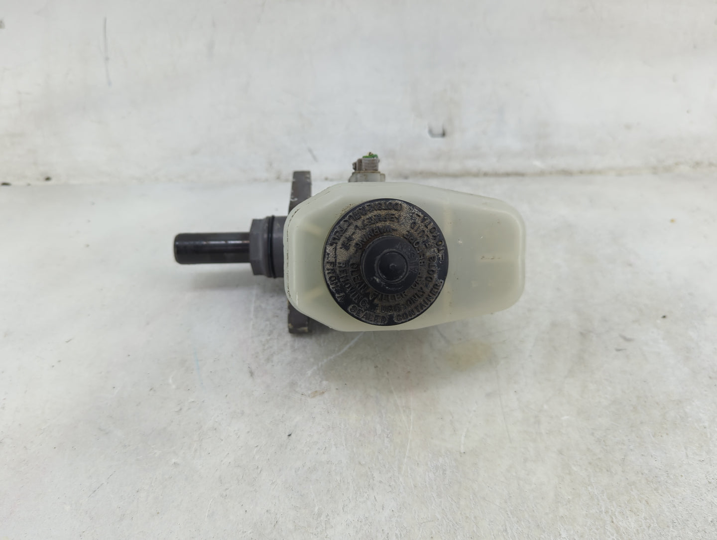2005-2008 Toyota Tacoma Brake Master Cylinder - Oemusedautoparts1.com