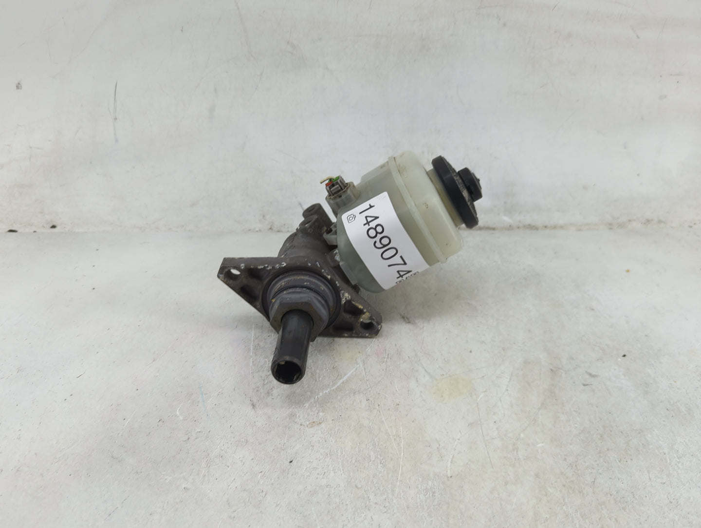 2005-2008 Toyota Tacoma Brake Master Cylinder - Oemusedautoparts1.com