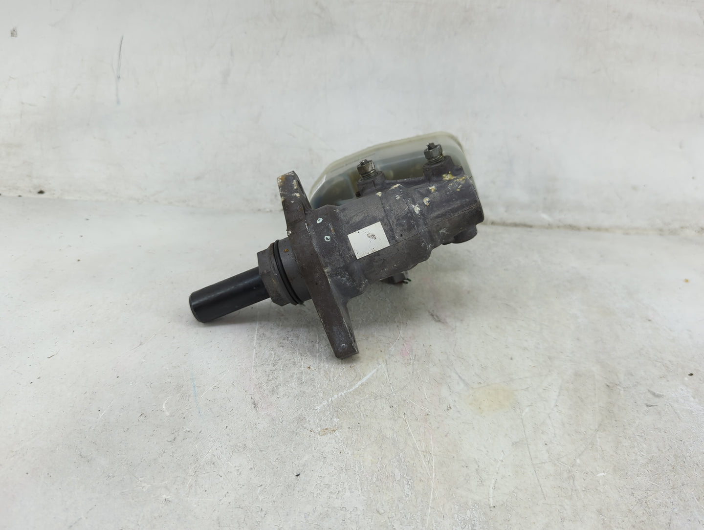 2005-2008 Toyota Tacoma Brake Master Cylinder - Oemusedautoparts1.com