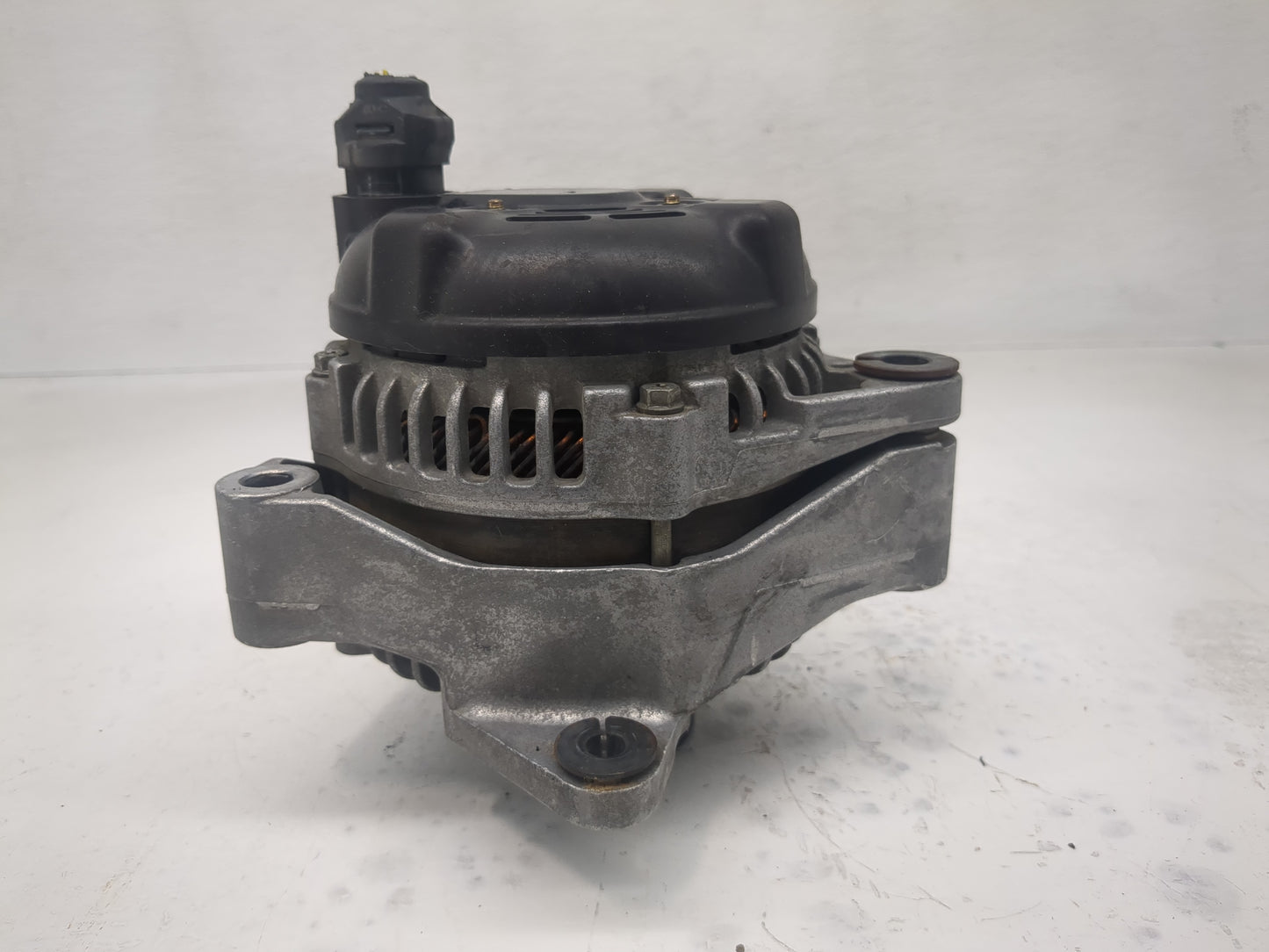 2003-2005 Toyota Tundra Alternator Replacement Generator Charging Assembly Engine OEM P/N:27060-0F040 Fits Fits 2003 2004 20