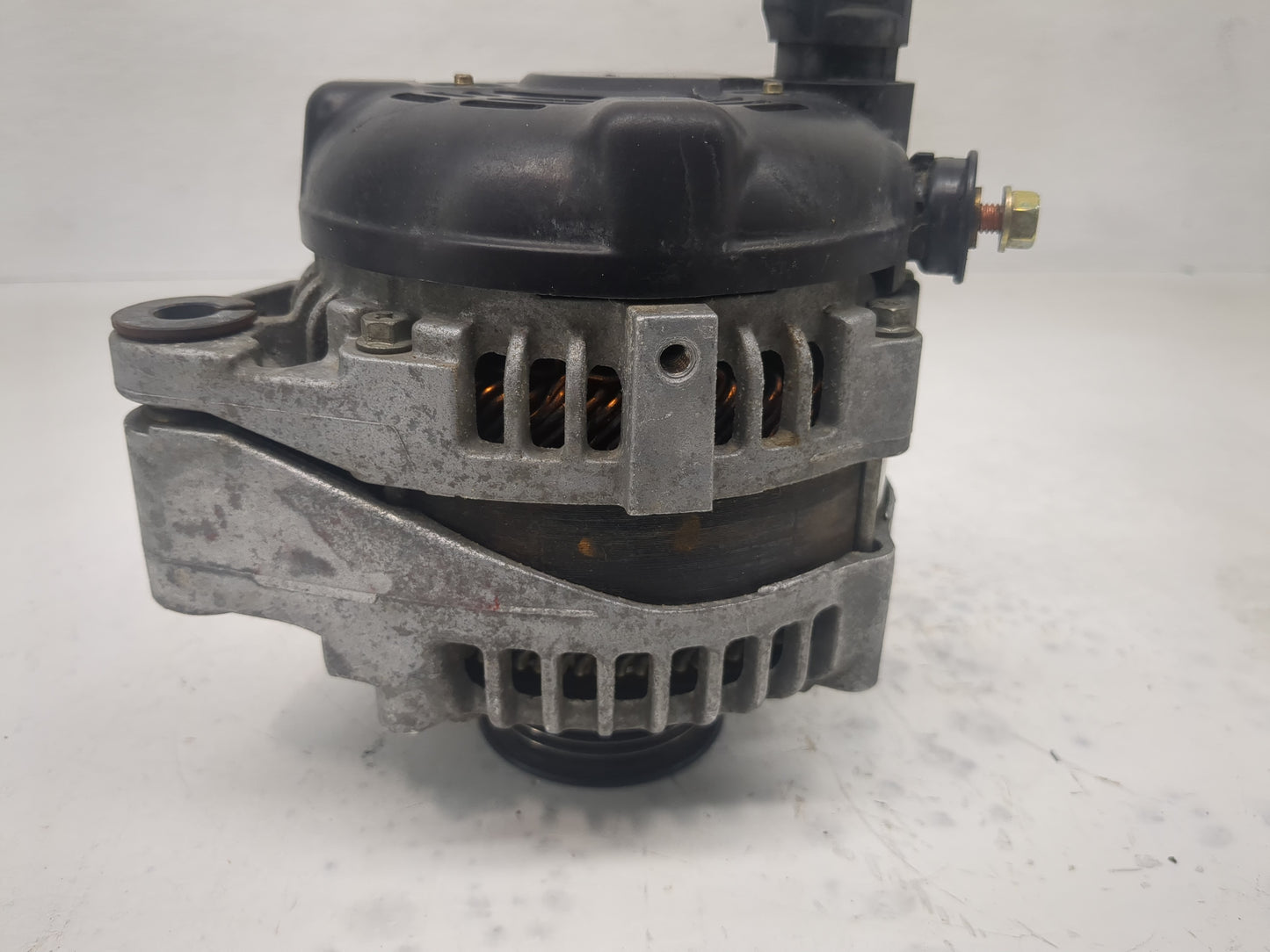 2003-2005 Toyota Tundra Alternator Replacement Generator Charging Assembly Engine OEM P/N:27060-0F040 Fits Fits 2003 2004 20