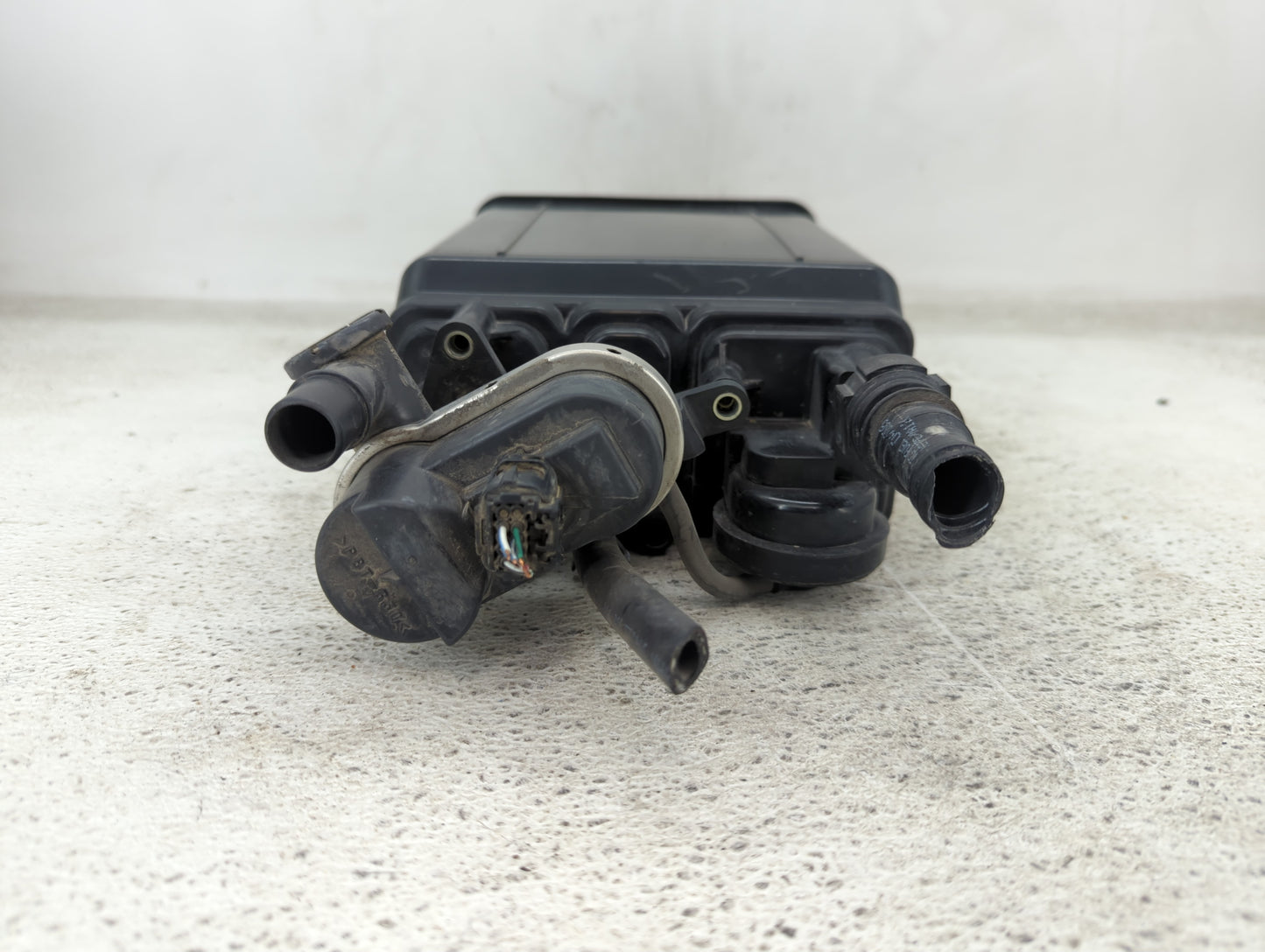2005 Toyota Tundra Fuel Vapor Charcoal Canister - Oemusedautoparts1.com