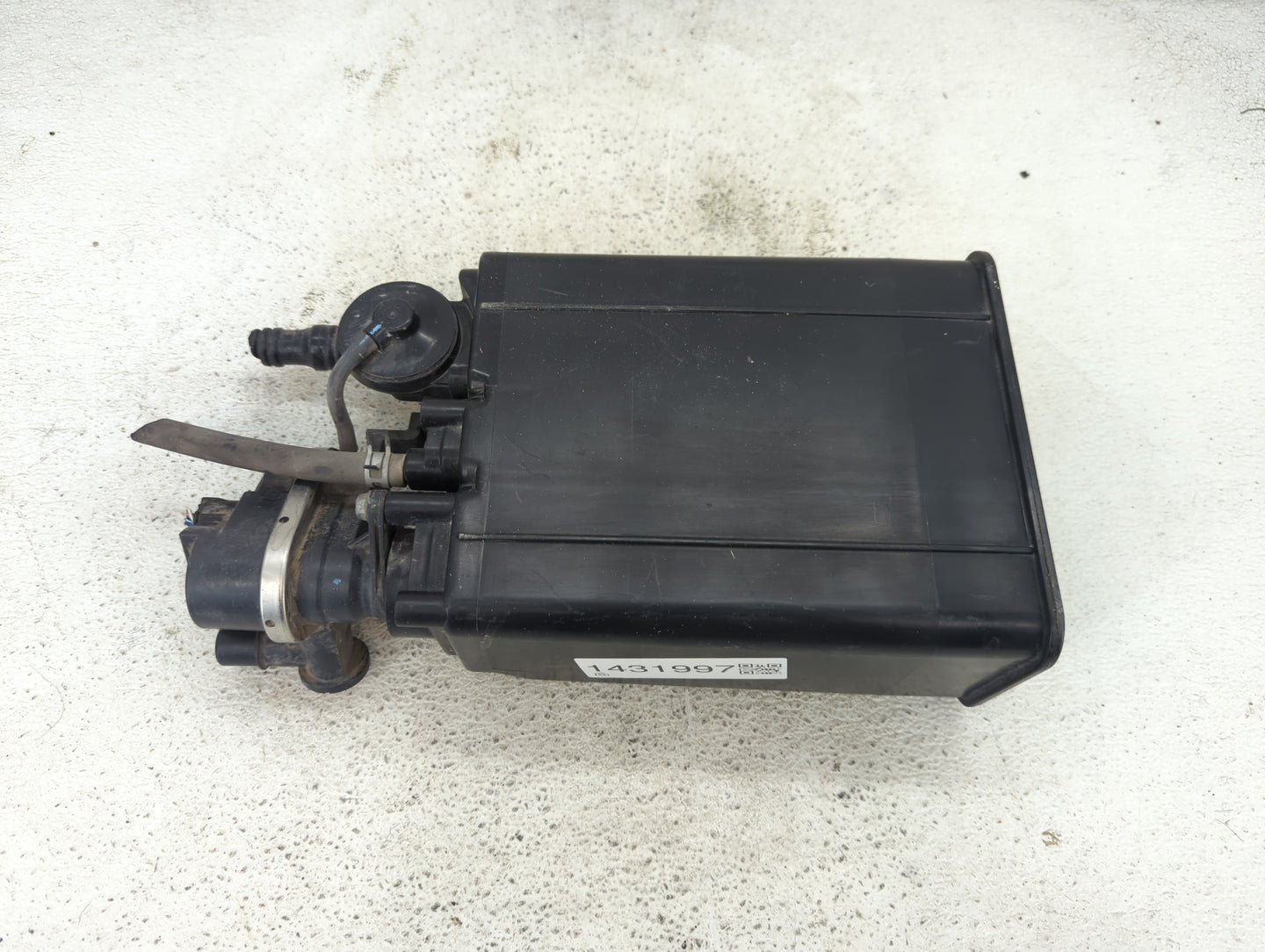 2005 Toyota Tundra Fuel Vapor Charcoal Canister - Oemusedautoparts1.com
