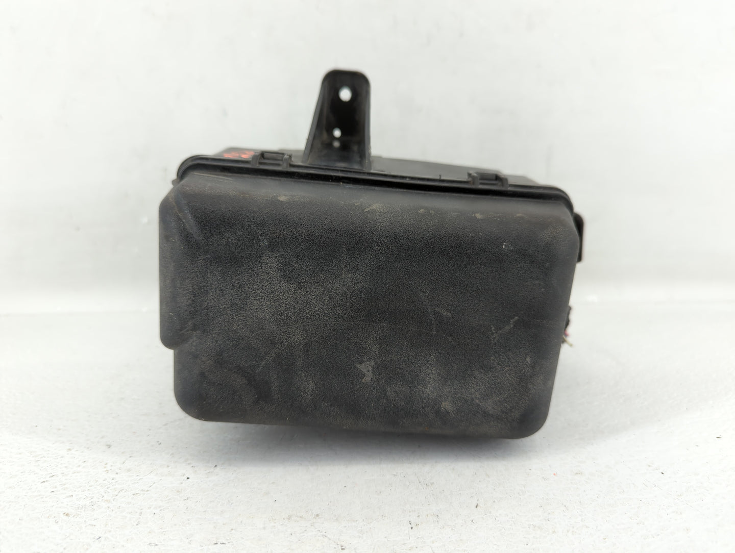 2005-2006 Toyota Tundra Fusebox Fuse Box Panel Relay Module P/N:82121-0C370 Fits Fits 2005 2006 OEM Used Auto Parts - Oemuse