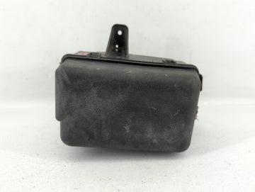 2005-2006 Toyota Tundra Fusebox Fuse Box Panel Relay Module P/N:82121-0C370 Fits Fits 2005 2006 OEM Used Auto Parts - Oemuse