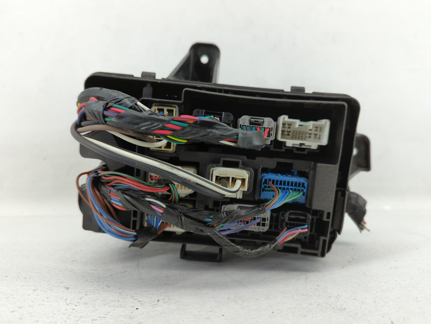 2005-2006 Toyota Tundra Fusebox Fuse Box Panel Relay Module P/N:82121-0C370 Fits Fits 2005 2006 OEM Used Auto Parts - Oemuse