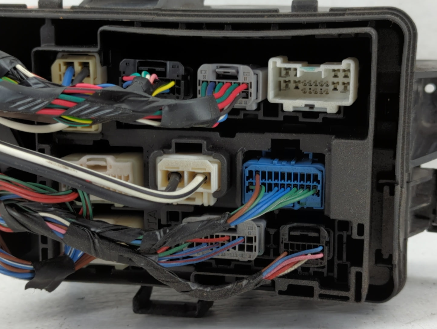 2005-2006 Toyota Tundra Fusebox Fuse Box Panel Relay Module P/N:82121-0C370 Fits Fits 2005 2006 OEM Used Auto Parts - Oemuse