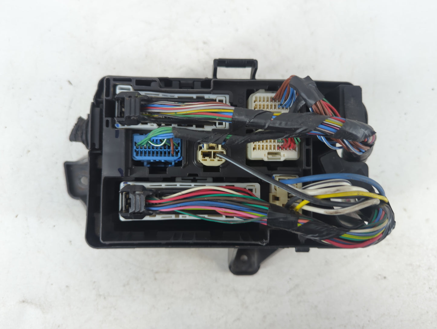 2005-2006 Toyota Tundra Fusebox Fuse Box Panel Relay Module Fits Fits 2005 2006 OEM Used Auto Parts - Oemusedautoparts1.com