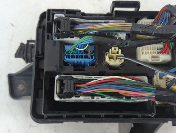 2005-2006 Toyota Tundra Fusebox Fuse Box Panel Relay Module Fits Fits 2005 2006 OEM Used Auto Parts