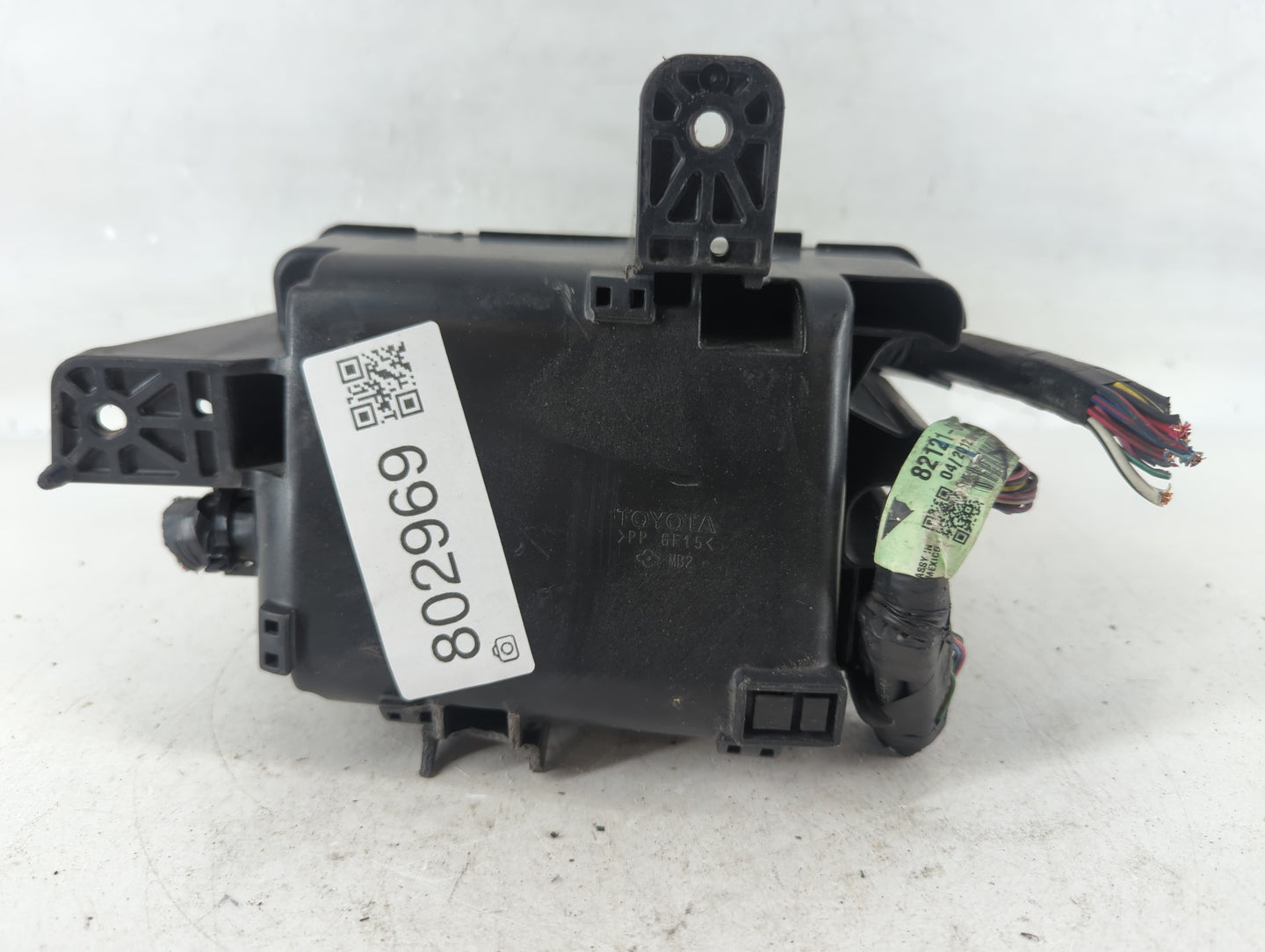 2005-2006 Toyota Tundra Fusebox Fuse Box Panel Relay Module Fits Fits 2005 2006 OEM Used Auto Parts - Oemusedautoparts1.com