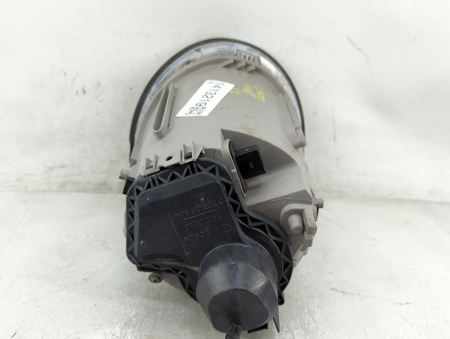 1998 Volkswagen Beetle Passenger Right Oem Head Light Headlight Lamp - Oemusedautoparts1.com