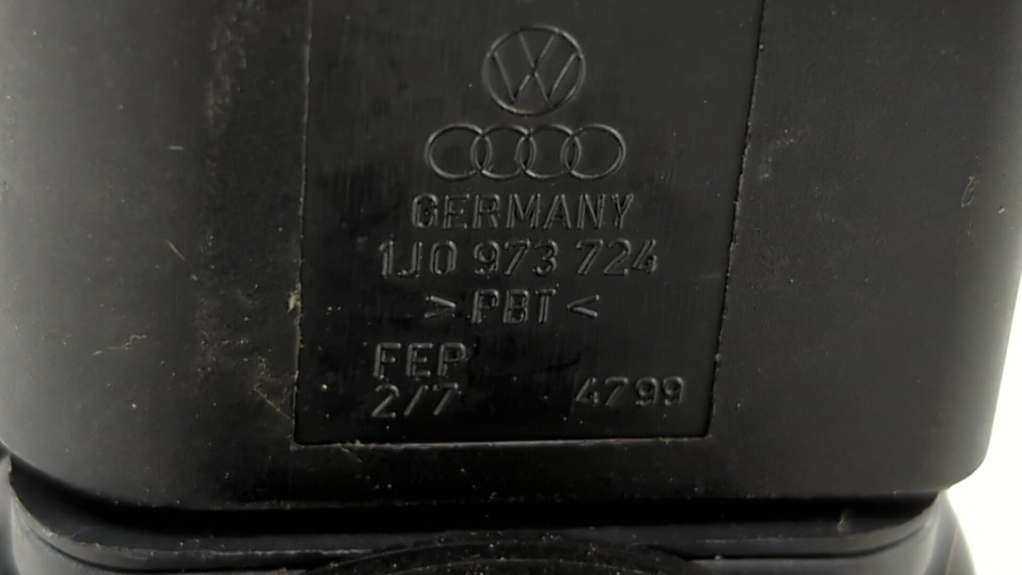 2002-2005 Volkswagen Beetle Ignition Coil Igniter Pack - Oemusedautoparts1.com