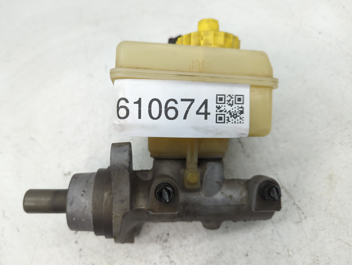 1998-2005 Volkswagen Beetle Brake Master Cylinder 610674 - Oemusedautoparts1.com