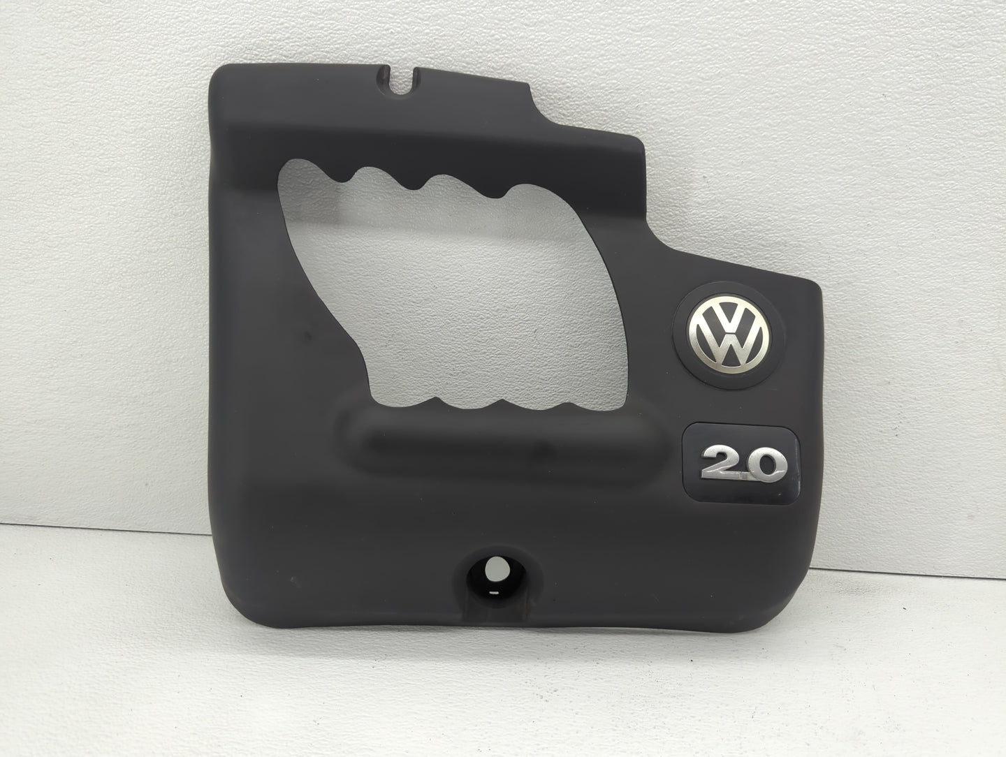 2005 Volkswagen Golf Engine Cover - Oemusedautoparts1.com
