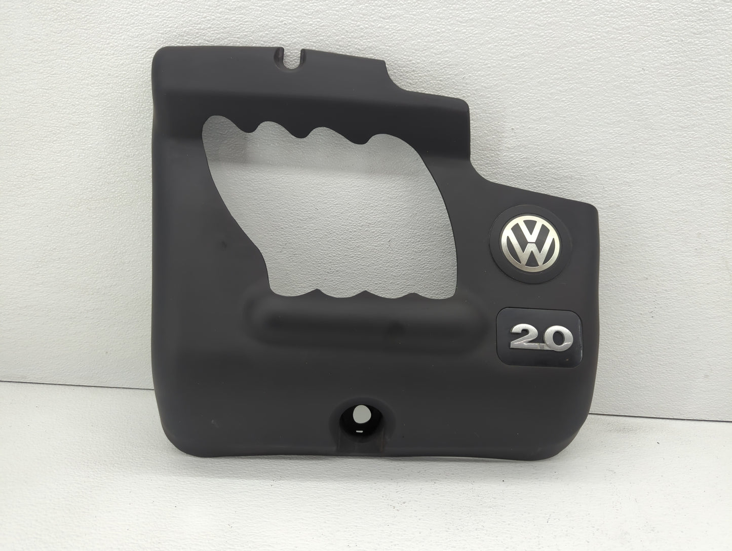 2005 Volkswagen Golf Engine Cover - Oemusedautoparts1.com