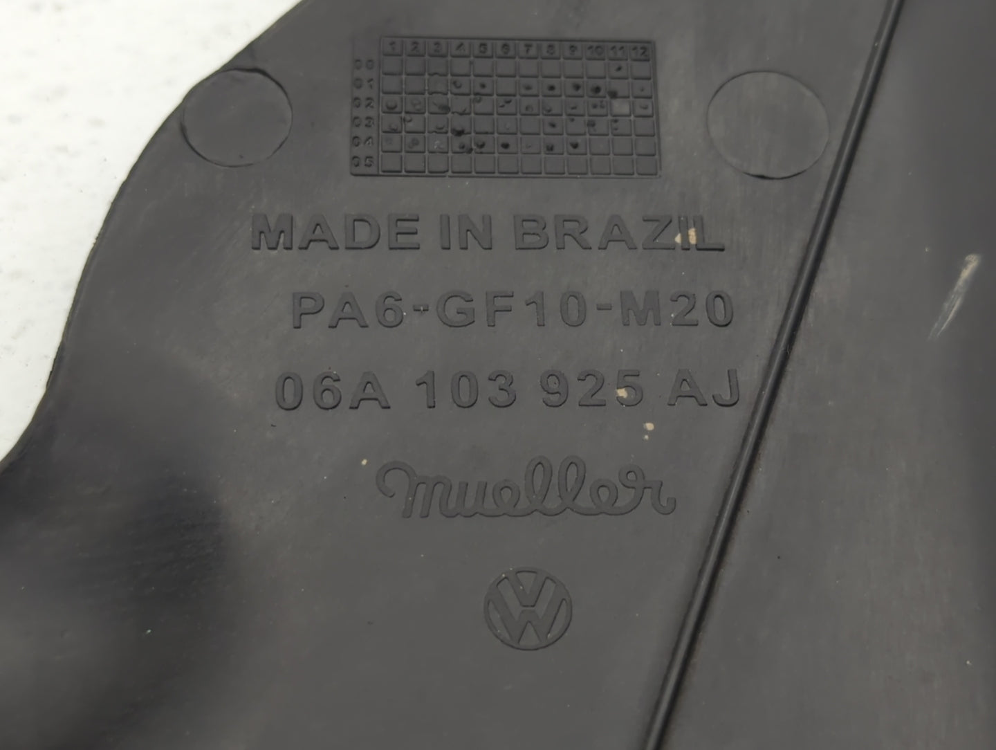 2005 Volkswagen Golf Engine Cover - Oemusedautoparts1.com