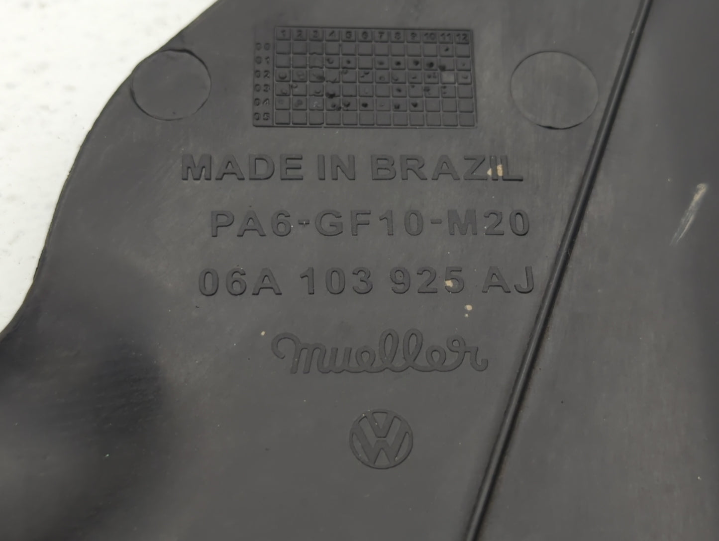 2005 Volkswagen Golf Engine Cover - Oemusedautoparts1.com