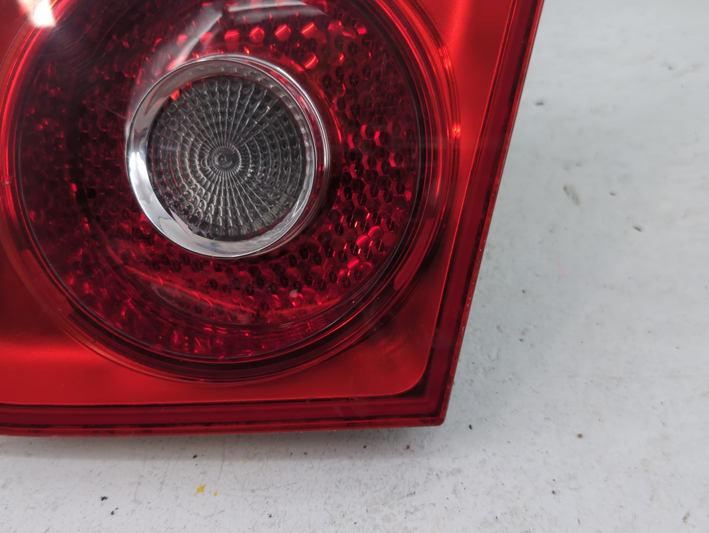 2005-2007 Volkswagen Jetta Tail Light Assembly Passenger Right OEM P/N:1K5 945 094 J 224 892 Fits Fits 2005 2006 2007 OEM Us