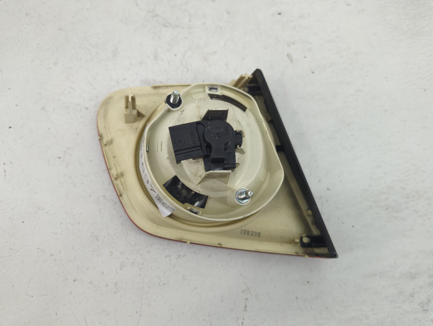 2005-2007 Volkswagen Jetta Tail Light Assembly Passenger Right OEM P/N:1K5 945 094 J 224 892 Fits Fits 2005 2006 2007 OEM Us