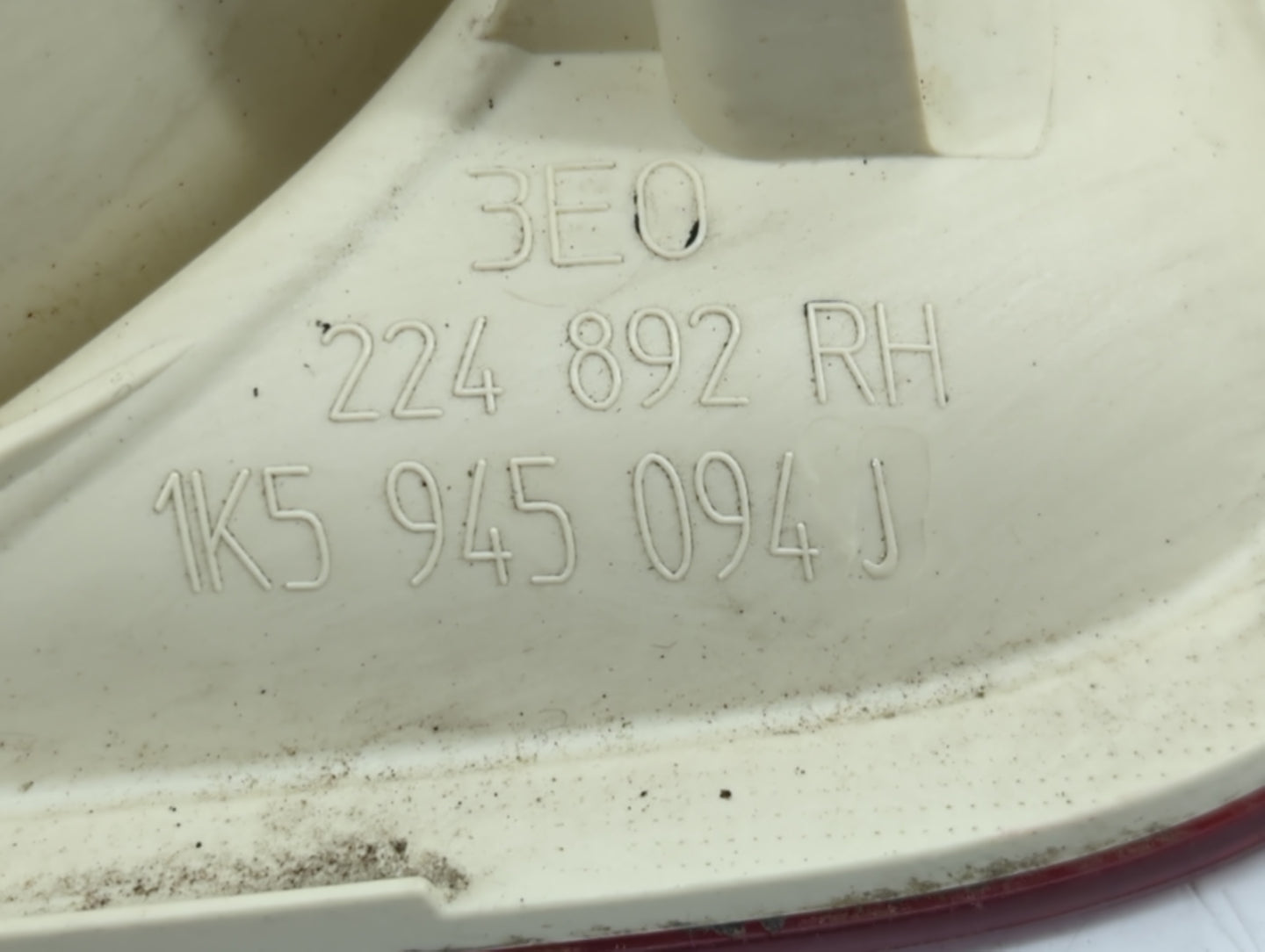 2005-2007 Volkswagen Jetta Tail Light Assembly Passenger Right OEM P/N:1K5 945 094 J 224 892 Fits Fits 2005 2006 2007 OEM Us