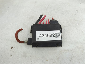 2005-2006 Volkswagen Jetta Fusebox Fuse Box Panel Relay Module Fits Fits 2005 2006 2007 OEM Used Auto Parts - Oemusedautopar