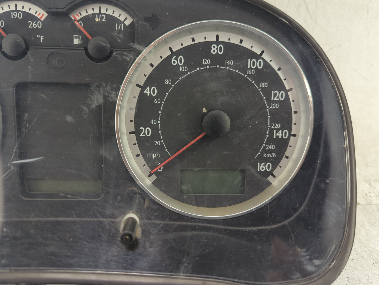 2004-2005 Volkswagen Jetta Instrument Cluster Speedometer Gauges P/N:V004-805031787 1J5920956K Fits Fits 2004 2005 OEM Used 