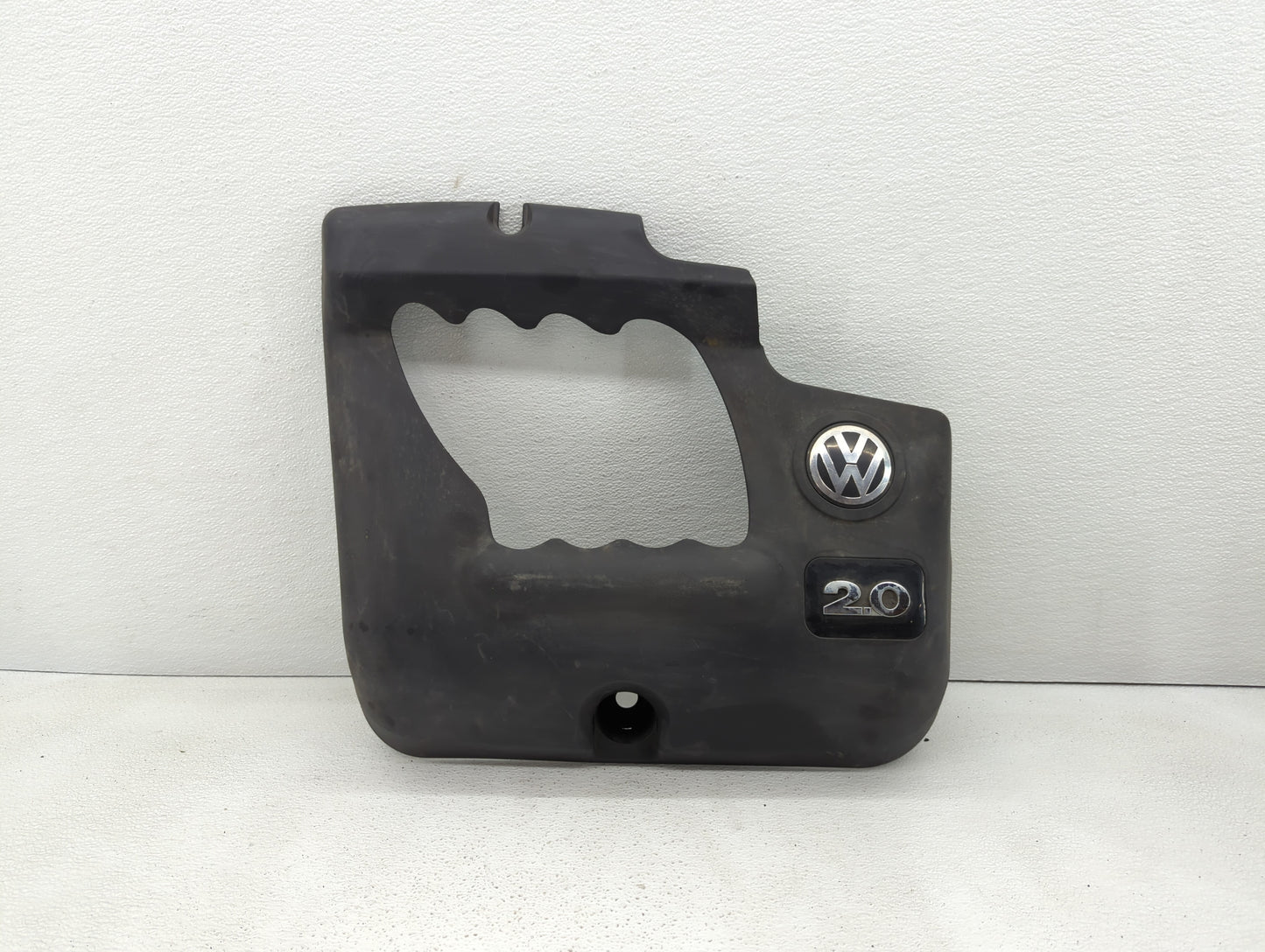 2005 Volkswagen Jetta Engine Cover - Oemusedautoparts1.com