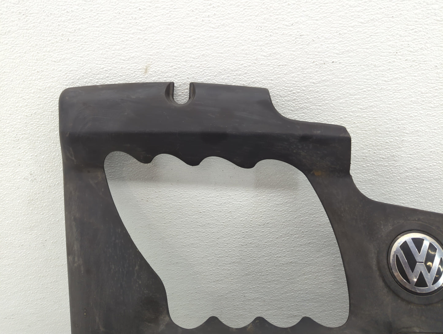 2005 Volkswagen Jetta Engine Cover - Oemusedautoparts1.com