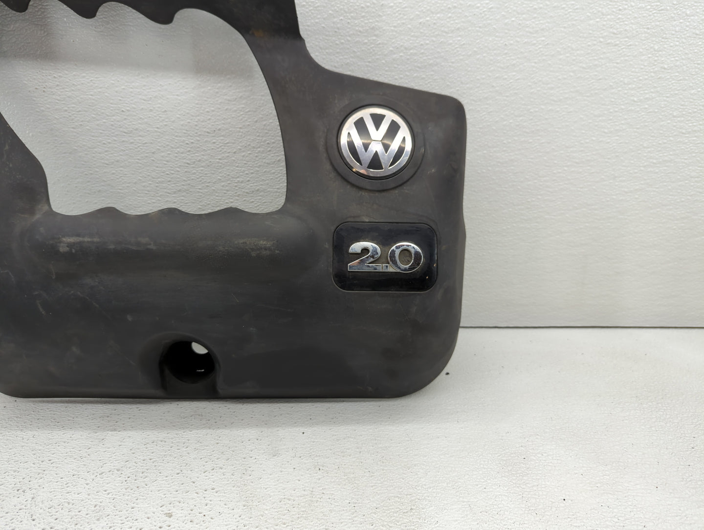 2005 Volkswagen Jetta Engine Cover - Oemusedautoparts1.com