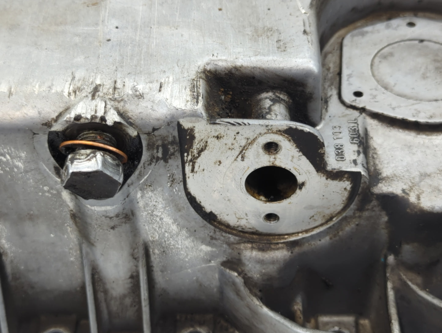 2005 Volkswagen Jetta Throttle Body P/N:038 103 Fits OEM Used Auto Parts - Oemusedautoparts1.com