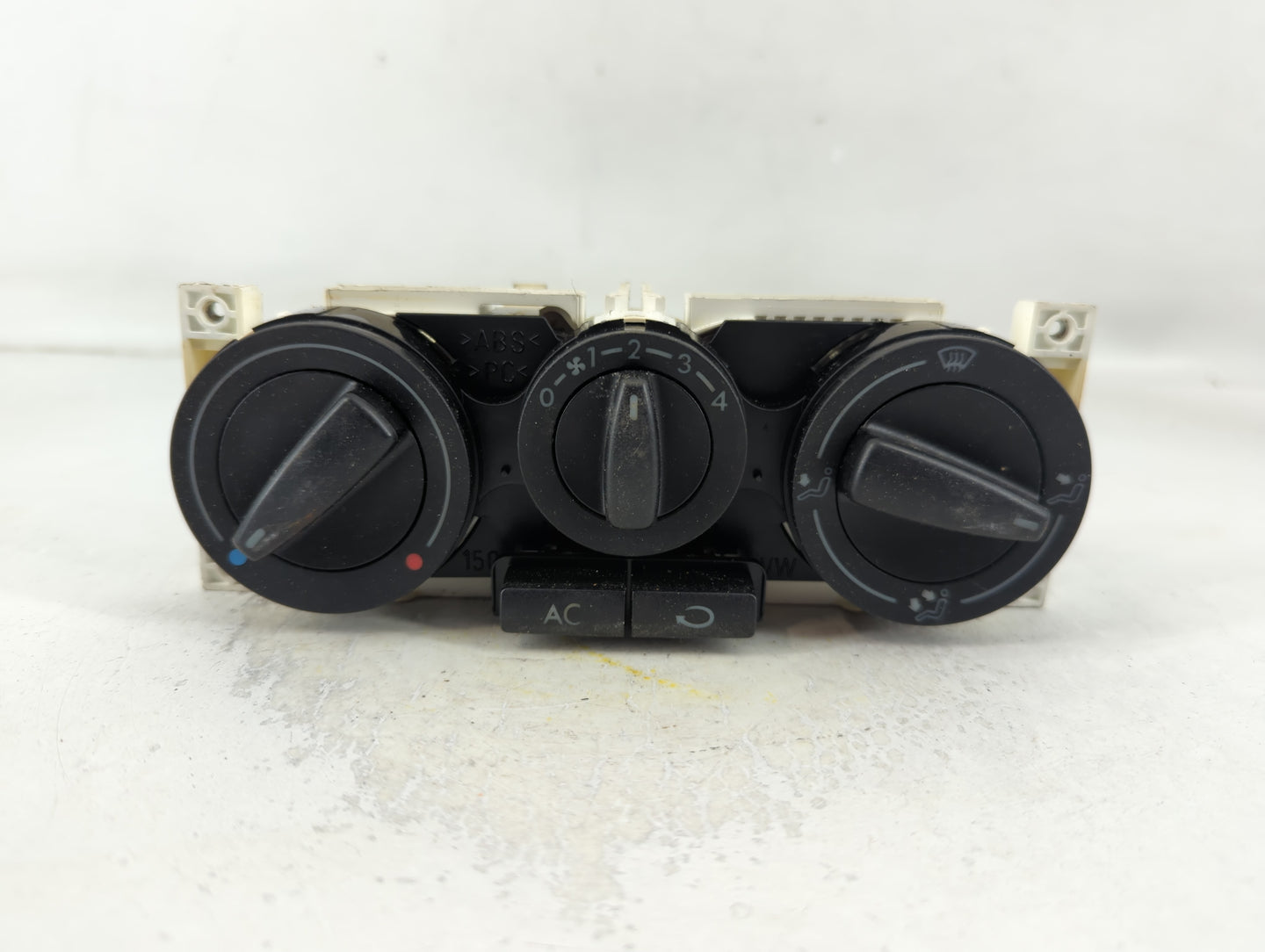 1999-2011 Volkswagen Jetta Climate Control Module Temperature AC/Heater Replacement P/N:1J0 820 045 F Fits OEM Used Auto Par